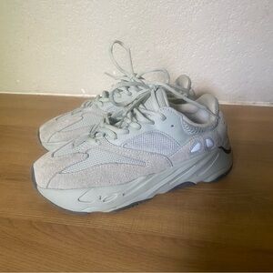 Adidas Yeezy Boost 700 Low Salt Men’s Size 6 Women’s 7.5 EG7487 GRAY